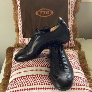 Tod’s mens laced shoes